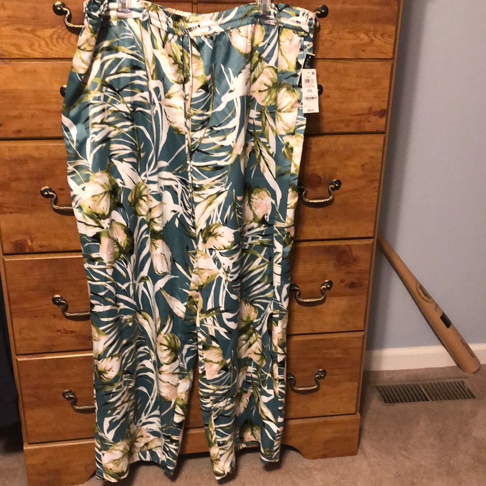 Bar III women’s Palm Print Suit Separate Pants NWT XXL